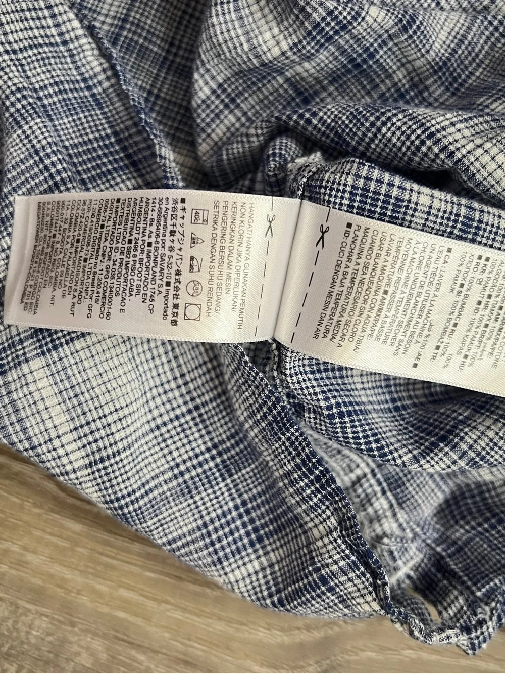 Banana Republic Men’s Light Blue and White Plaid Button-Down Shirt